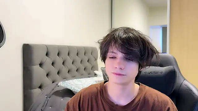 SasukeUhchiaa online show from 12.21.24