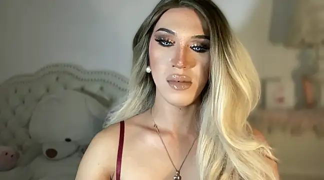 Snapshot of Ts_glamxxxx chatting on 03.18.25 Ts glamxxxx online show from 03.18.25