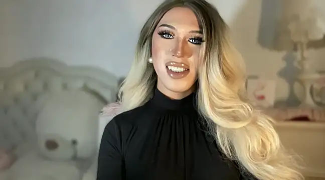 Snapshot of Ts_glamxxxx chatting on 03.22.25 Ts glamxxxx online show from 03.22.25