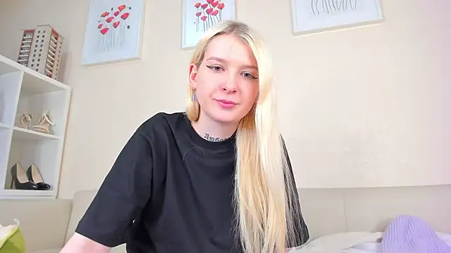 Snapshot of rosa_mariposa_ chatting on 02.03.25 rosa mariposa online show from 02.03.25