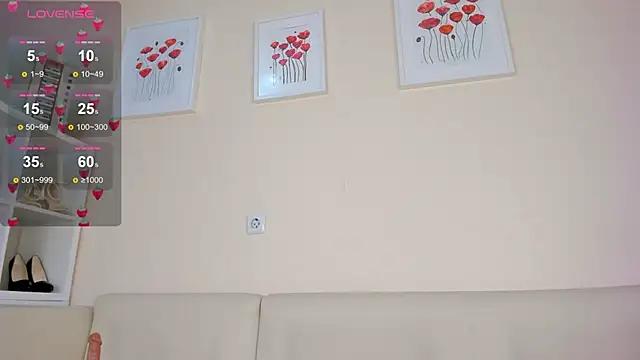 Snapshot of rosa_mariposa_ chatting on 02.17.25 rosa mariposa online show from 02.17.25