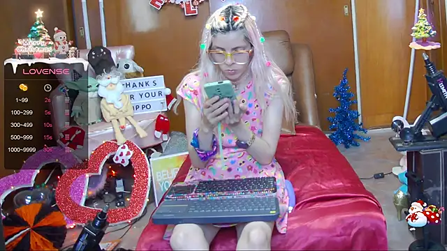 Skinygirl online show from 12.11.24