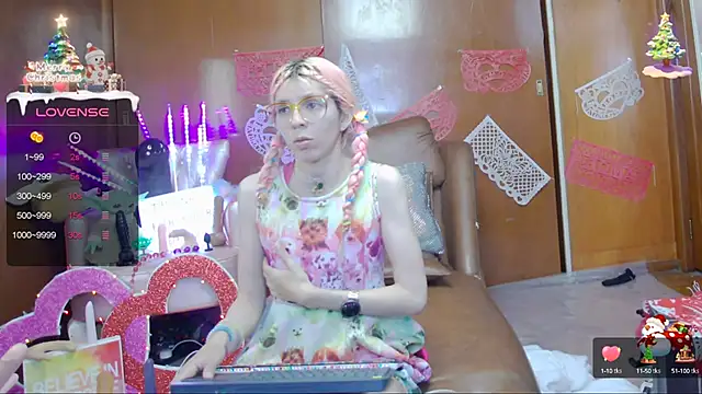 Skinygirl online show from 02.17.25