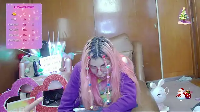 Skinygirl online show from 10.10.25