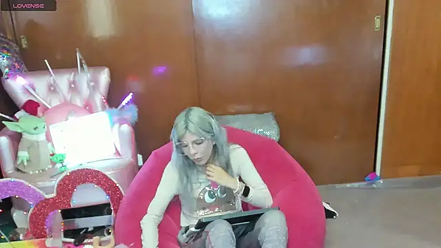 Skinygirl online show from 05.09.26
