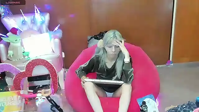 Skinygirl online show from 05.16.26