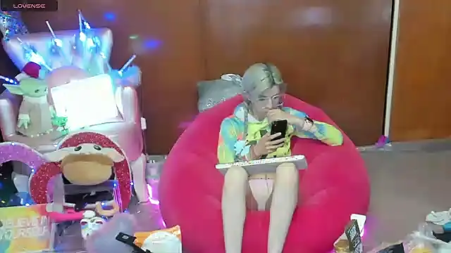 Skinygirl online show from 05.18.26