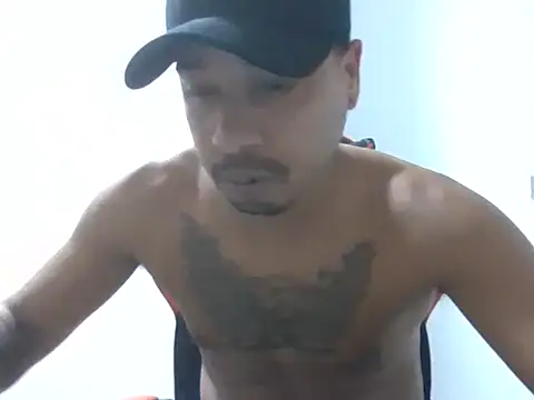 Snapshot of Juninho10c chatting on 11.06.25 Juninho10c online show from 11.06.25