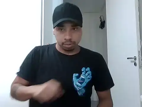 Snapshot of Juninho10c chatting on 11.08.25 Juninho10c online show from 11.08.25