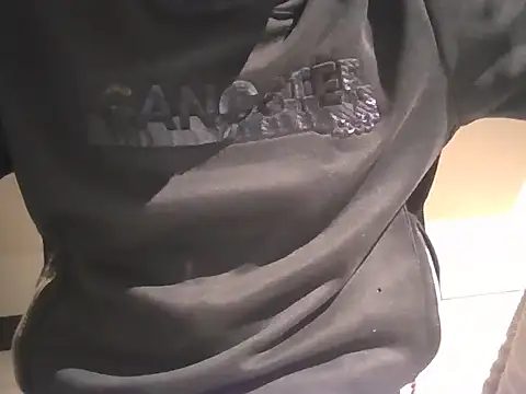 Snapshot of Juninho10c chatting on 11.23.25 Juninho10c online show from 11.23.25