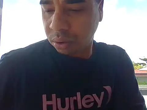 Snapshot of Juninho10c chatting on 11.24.25 Juninho10c online show from 11.24.25