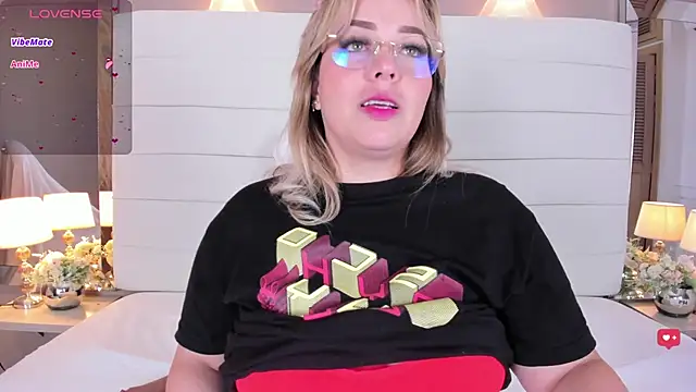 Charlotte93  online show from 03.15.25