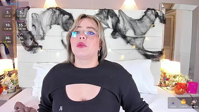 Charlotte93  online show from 10.17.25