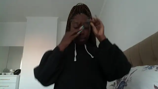 Snapshot of MadamIndigo chatting on 12.21.24 MadamIndigo online show from 12.21.24