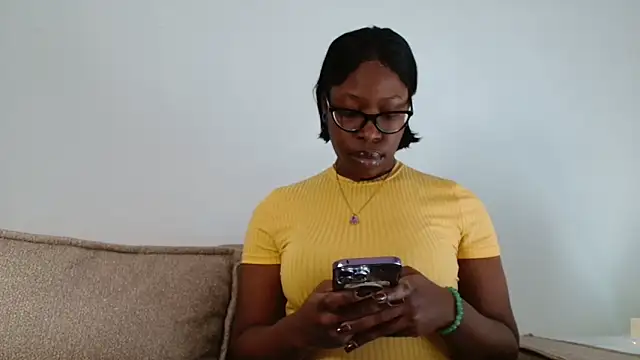 Snapshot of MadamIndigo chatting on 11.24.25 MadamIndigo online show from 11.24.25