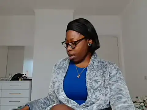 Snapshot of MadamIndigo chatting on 12.18.25 MadamIndigo online show from 12.18.25