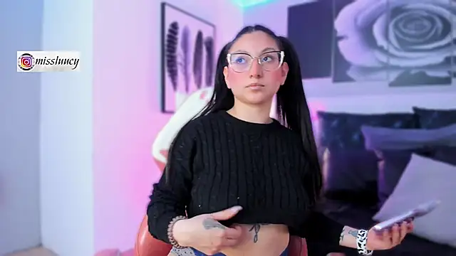 lucy neil online show from 09.22.25