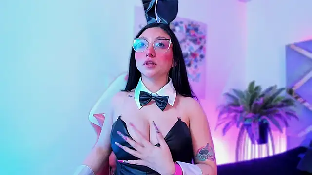 lucy neil online show from 11.01.25