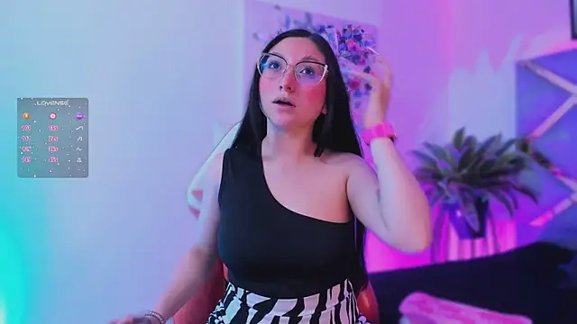 lucy neil online show from 11.12.25