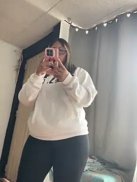 isabellaa 3 online show from 04.28.26