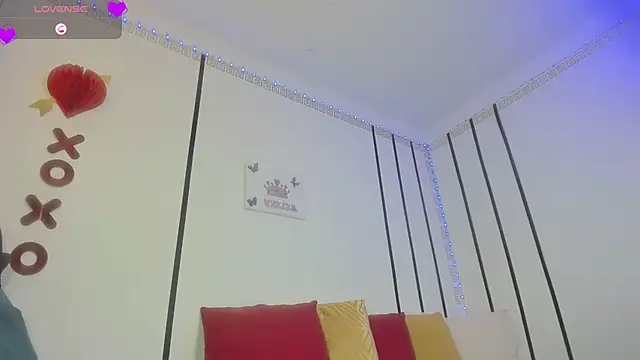 yelenaowens online show from 10.31.25