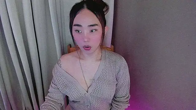 MissAyaCollins online show from 11.11.25