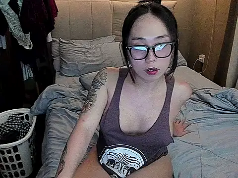 Snapshot of MissAyaCollins chatting on 04.18.26 MissAyaCollins online show from 04.18.26