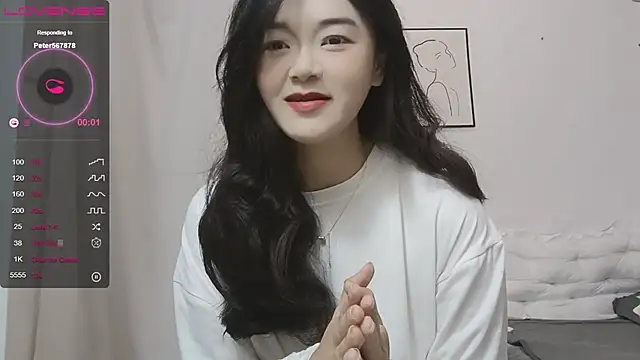 Snapshot of QiuPeiPeimmm chatting on 12.24.24 QiuPeiPeimmm online show from 12.24.24