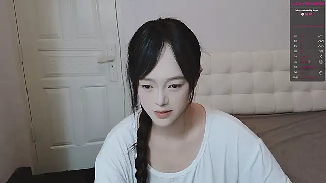 QiuPeiPeimmm online show from 11.10.25