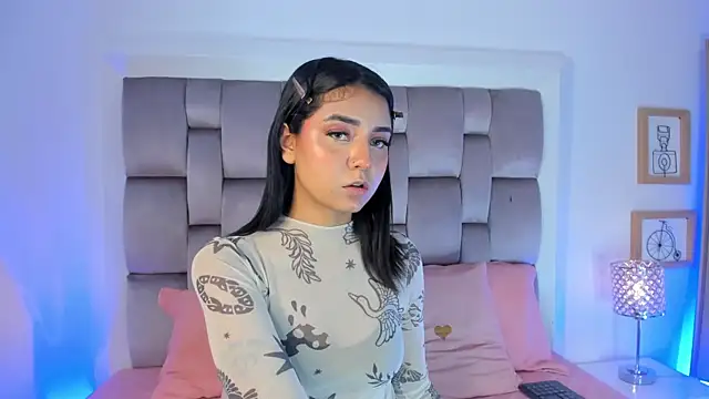 Emma Torres   online show from 12.29.24