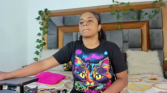 Snapshot of BellaKarla chatting on 03.08.25 BellaKarla online show from 03.08.25