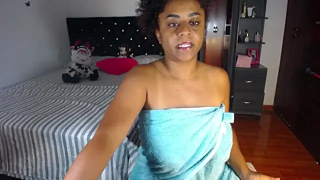 Snapshot of BellaKarla chatting on 09.16.25 BellaKarla online show from 09.16.25