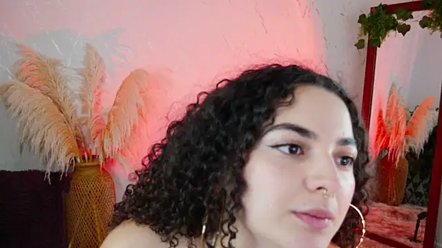 Snapshot of merida_bell18 chatting on 12.15.25 merida bell18 online show from 12.15.25