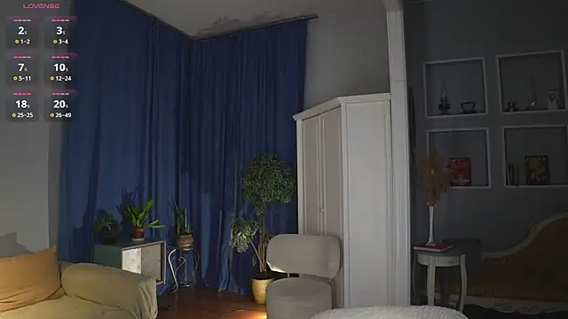 -JuicyMolly- online show from 10.21.25