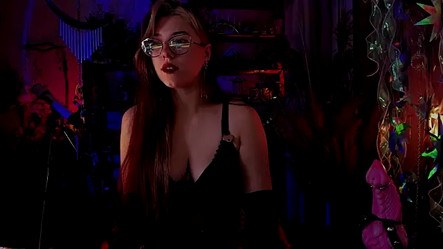 Snapshot of Scarlett_Wanner chatting on 12.14.24 Scarlett Wanner online show from 12.14.24