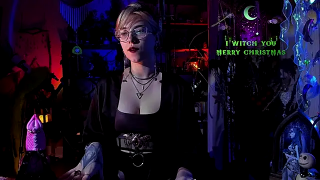 Snapshot of Scarlett_Wanner chatting on 12.29.24 Scarlett Wanner online show from 12.29.24