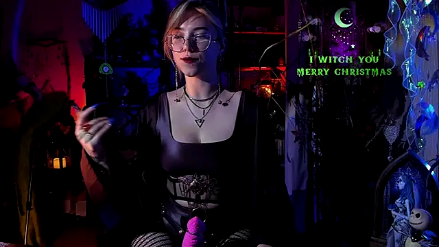 Snapshot of Scarlett_Wanner chatting on 12.29.24 Scarlett Wanner online show from 12.29.24