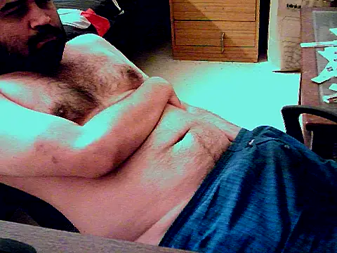 Snapshot of aksxi1 chatting on 12.17.25 aksxi1 online show from 12.17.25