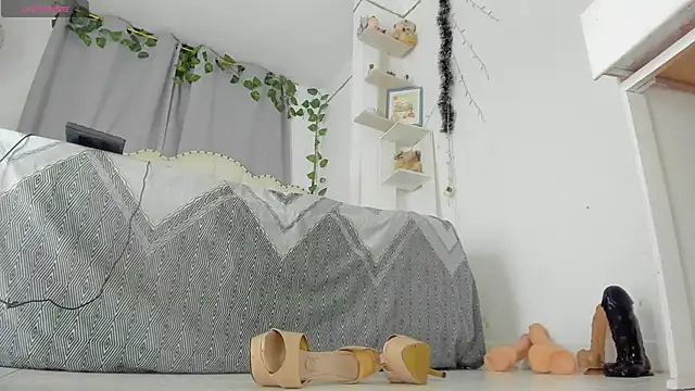 khalyn jenner online show from 02.15.25