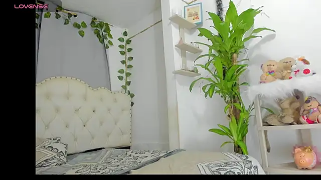 khalyn jenner online show from 11.06.25