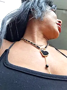 Doll Loren online show from 09.12.25