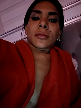 Doll Loren online show from 11.03.25