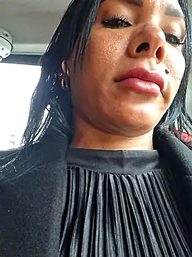 Doll Loren online show from 12.20.25