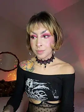 Cinamoonn online show from 11.21.25