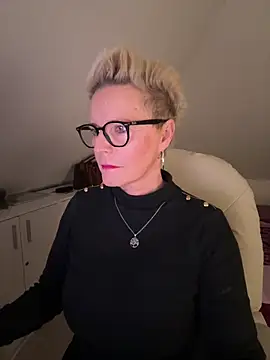 German Milf online show from 12.22.25