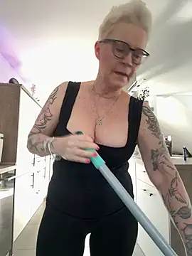 German Milf online show from 03.07.26