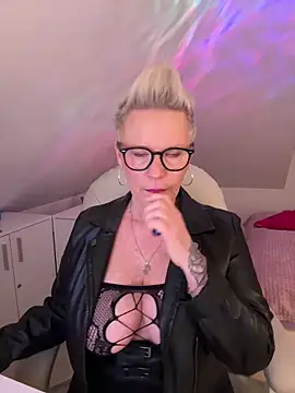 German Milf online show from 04.13.26