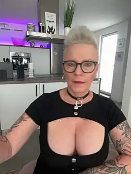 German Milf online show from 05.12.26
