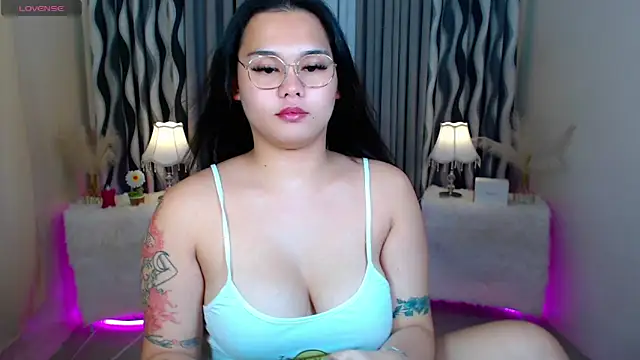 Snapshot of Ella_Fantasiax chatting on 10.13.25 Ella Fantasiax online show from 10.13.25