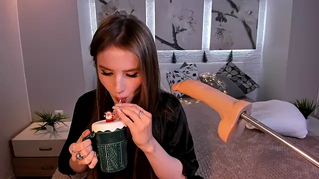 Betty June online show from 01.07.25